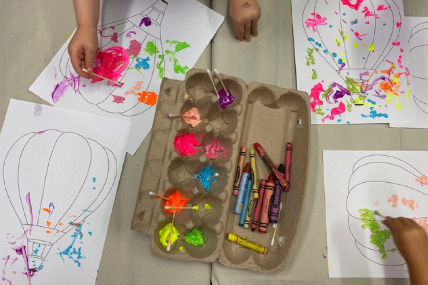 Cotton-swab painting for story time